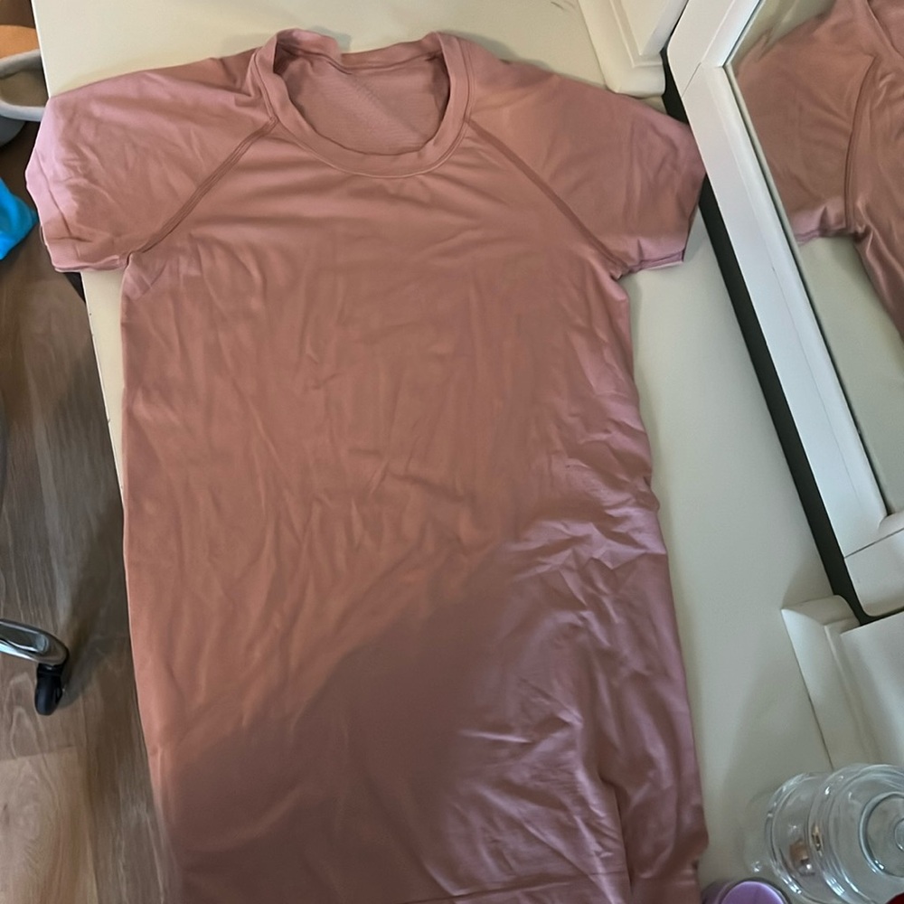 Lululemon swiftly tech top